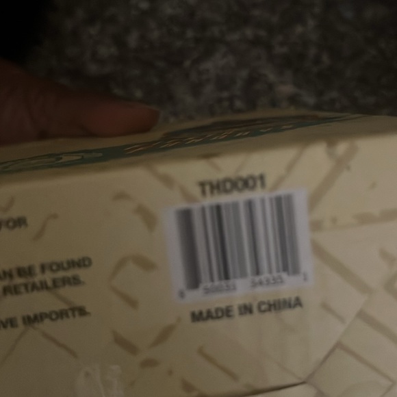 Holder for those delicious tacos, less spillage, makes tacos easier to fill. - Picture 2 of 2